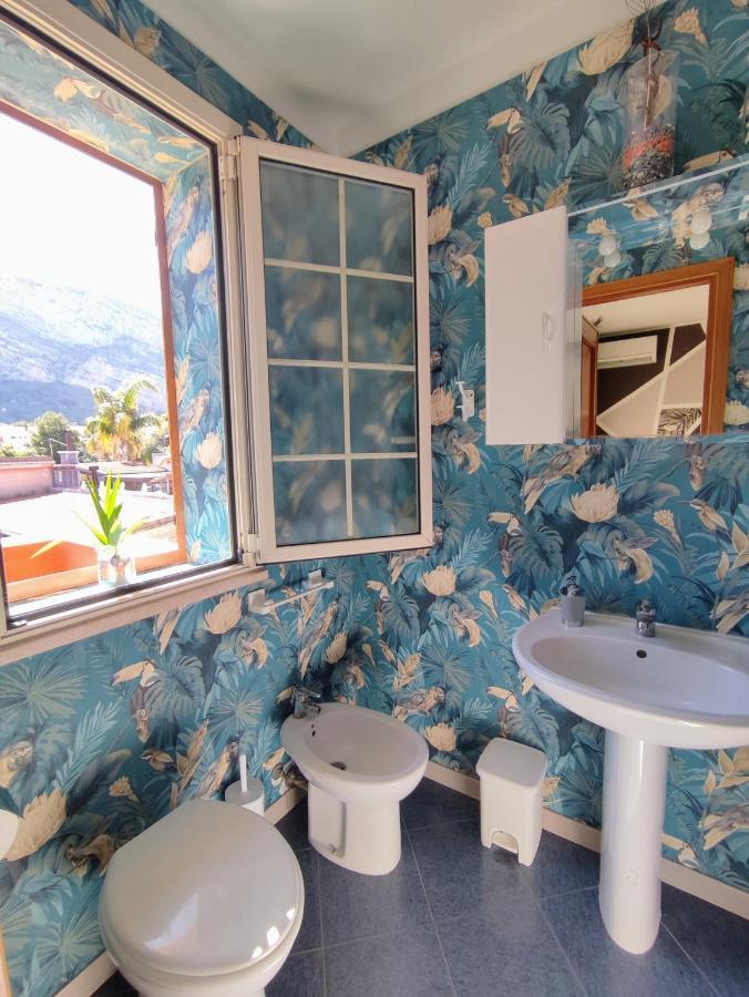 Casa Vacanze Isolotto 이솔라델펨미네 외부 사진