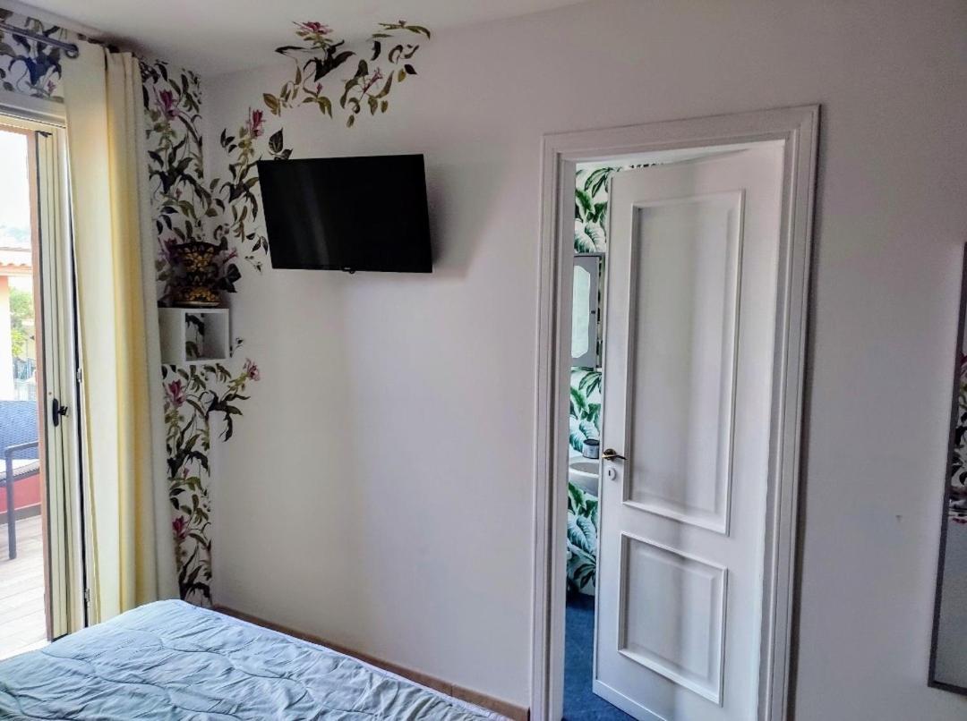 Casa Vacanze Isolotto 이솔라델펨미네 외부 사진
